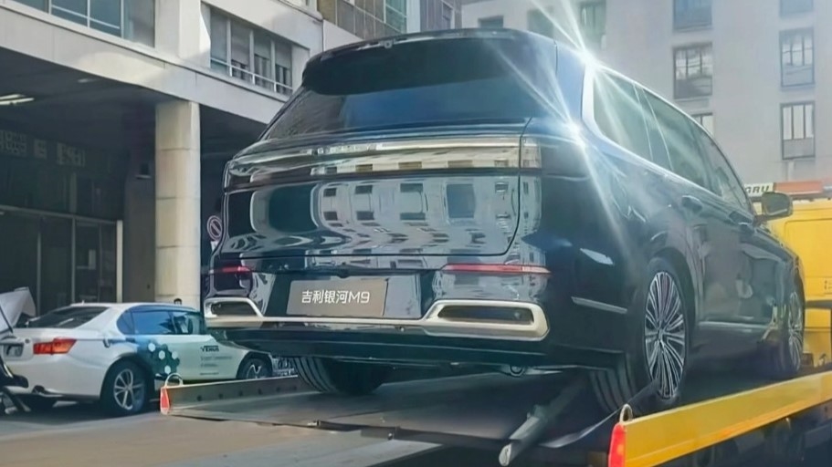  «Убийца» Aito M9. В Европе сфотографировали флагманский кроссовер Geely Galaxy M9