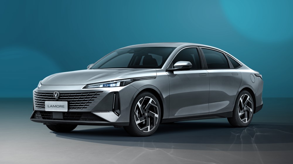 В КНР показали новый седан Changan Lamore. Его ждет второй рестайлинг подряд