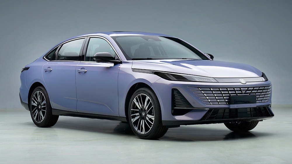  В КНР показали новый седан Changan Lamore. Его ждет второй рестайлинг подряд