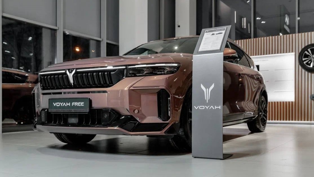 Voyah раскрыл все подробности о новом Free +. Предпродажи кроссовера стартуют уже в июне