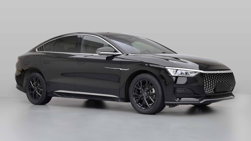  BYD обновит электрический седан e9. Что это за модель и почему ее нельзя купить