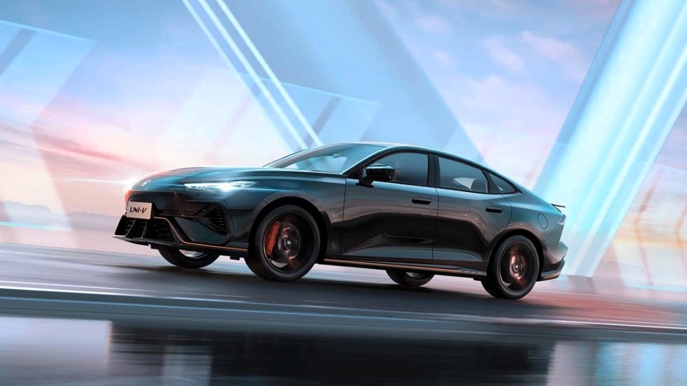 Changan официально показал Uni-V нового поколения. У лифтбека другой интерьер