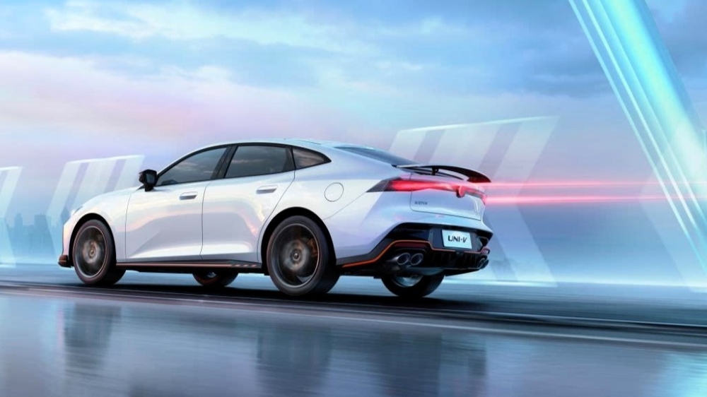 Changan официально показал Uni-V нового поколения. У лифтбека другой интерьер