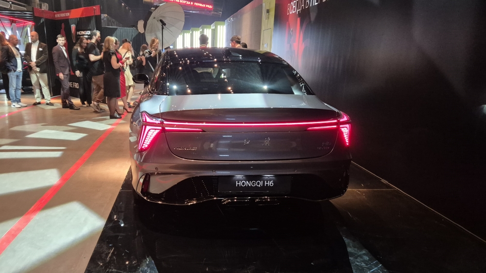 Дерзкий, быстрый и «доступный»: в России представили Hongqi H6. Первый взгляд Александра Андреева