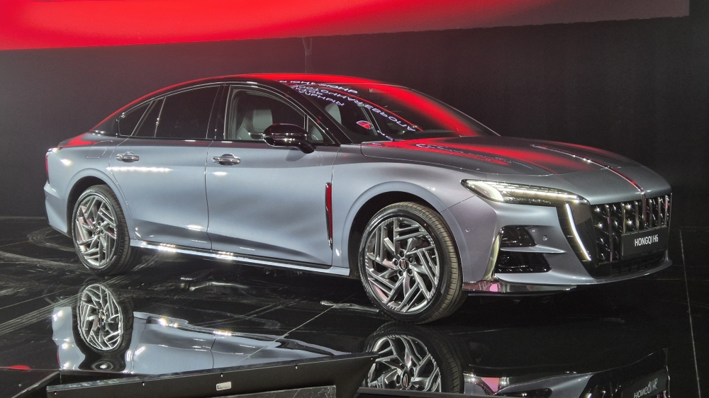 Дерзкий, быстрый и «доступный»: в России представили Hongqi H6. Первый взгляд Александра Андреева