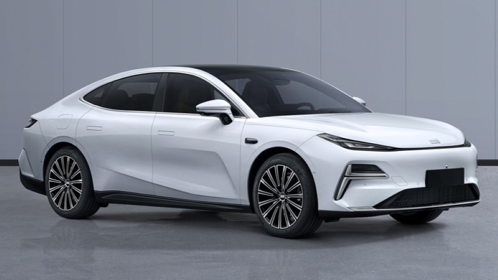 До 2100 км на одном баке. Geely опубликовала изображения седана Galaxy A7