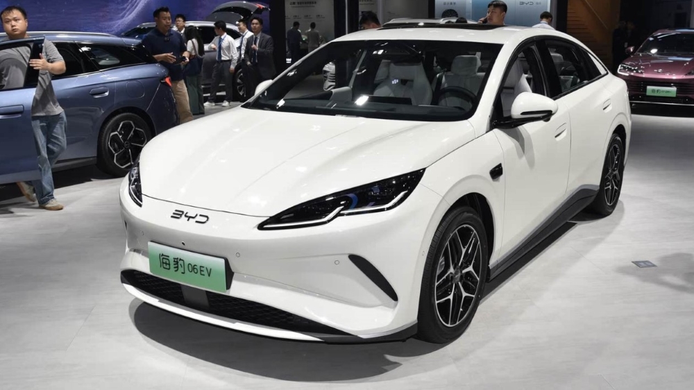 «Электричка» по цене Granta. В Китае стартовали продажи седана BYD Seal 06 EV