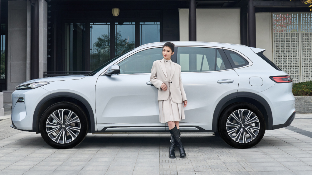  Geely Galaxy Starship 7 готовят к старту продаж в России. Это гибридный вариант Geely EX5