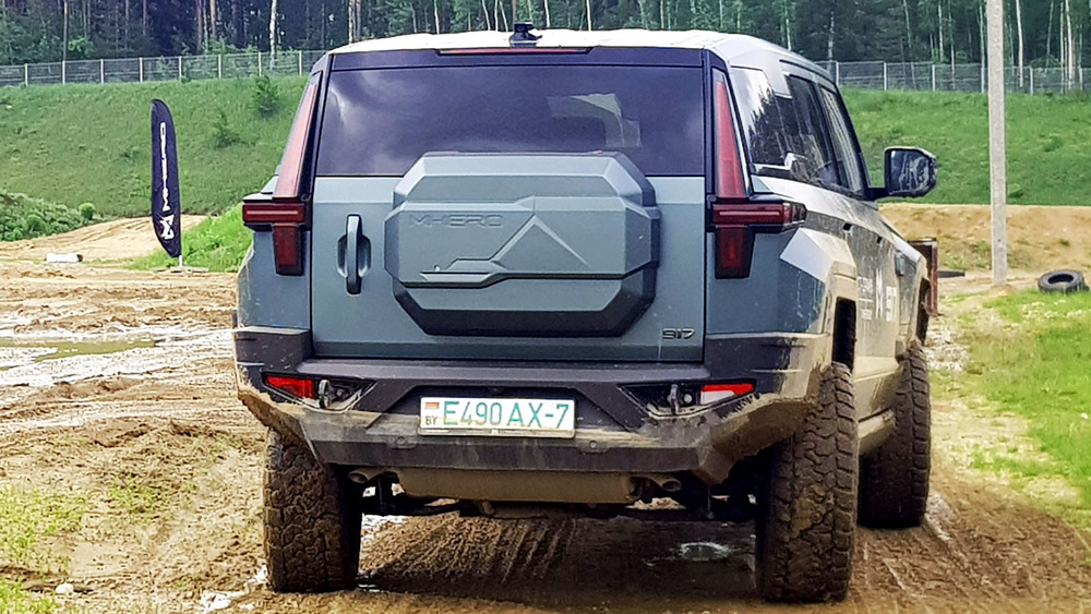 Избыточная проходимость. На что способен люксовый MHERO 917 вне асфальта?