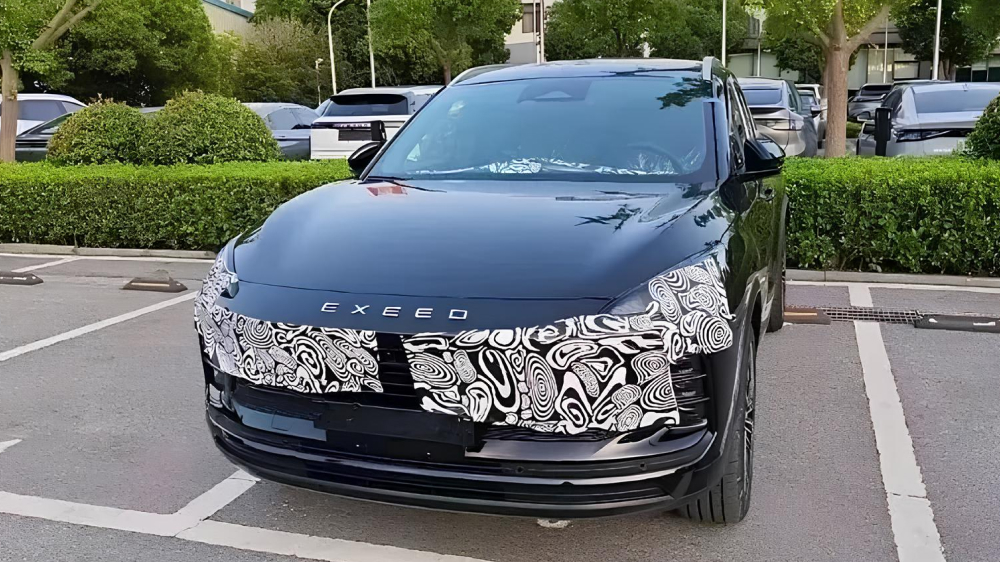 Китайский Porsche. Новый кроссовер Exeed TXL заметили в Китае во время тестов