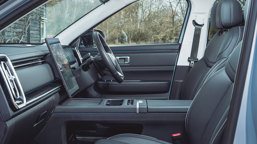 «Китайский Range Rover» оценили в Британии. Мэт Уотсон из CarWow сделал обзор Jaecoo J7