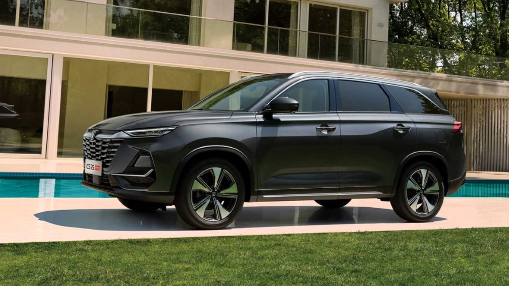 Кроссовер Changan CS75 Pro вышел на рынок Китая. Известны комплектации и цены