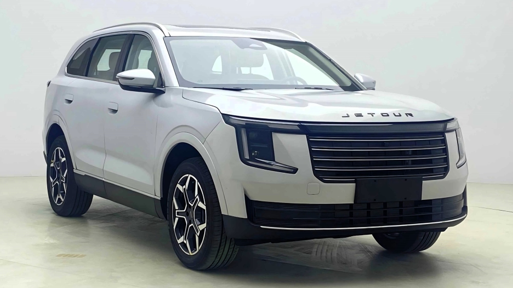  Перешел с гибрида на традиционный ДВС. В Китае рассекретили новый Jetour X70L