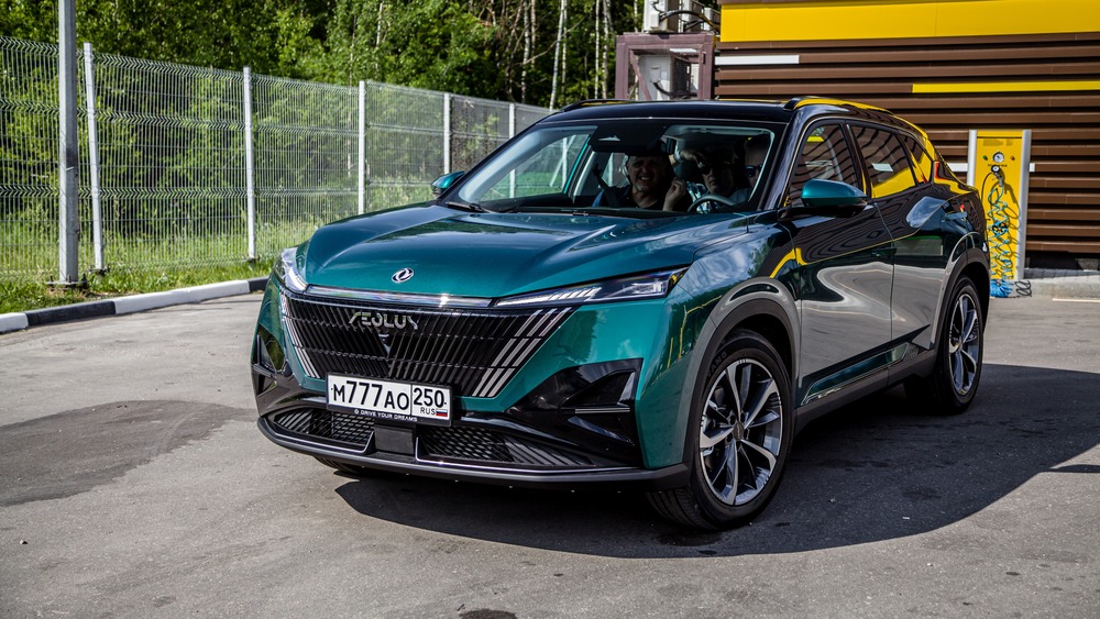 Первый тест Dongfeng Mage и Huge. Два новых кроссовера, которые не получится игнорировать