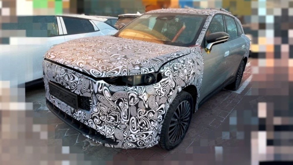  Симбиоз Lepas и Omoda. Chery тестирует новый Tiggo 7L в Китае