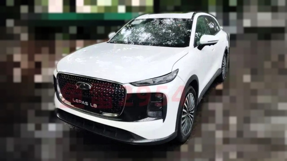 Симбиоз Lepas и Omoda. Chery тестирует новый Tiggo 7L в Китае