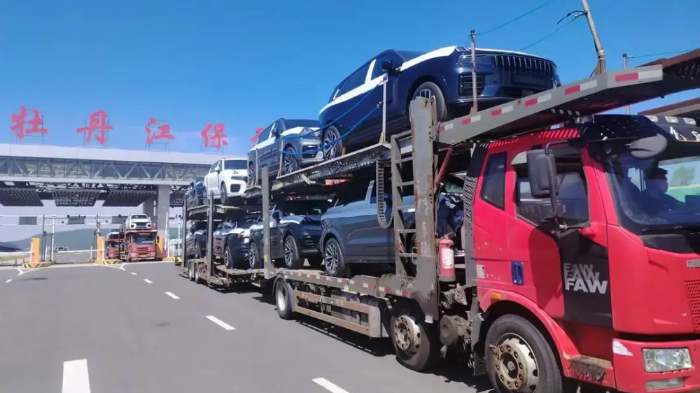 Сначала Европа и только теперь Китай. Обновленный кроссовер Lynk & Co 01 вышел на домашний рынок