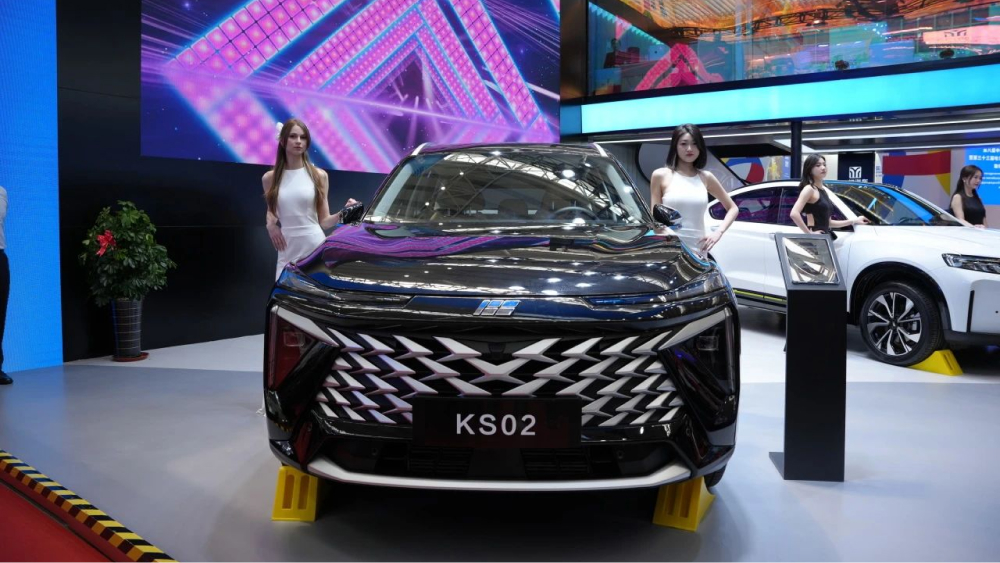 Стала известна примерная цена кроссовера Knewstar 002 для России. Дешевле Geely Atlas?