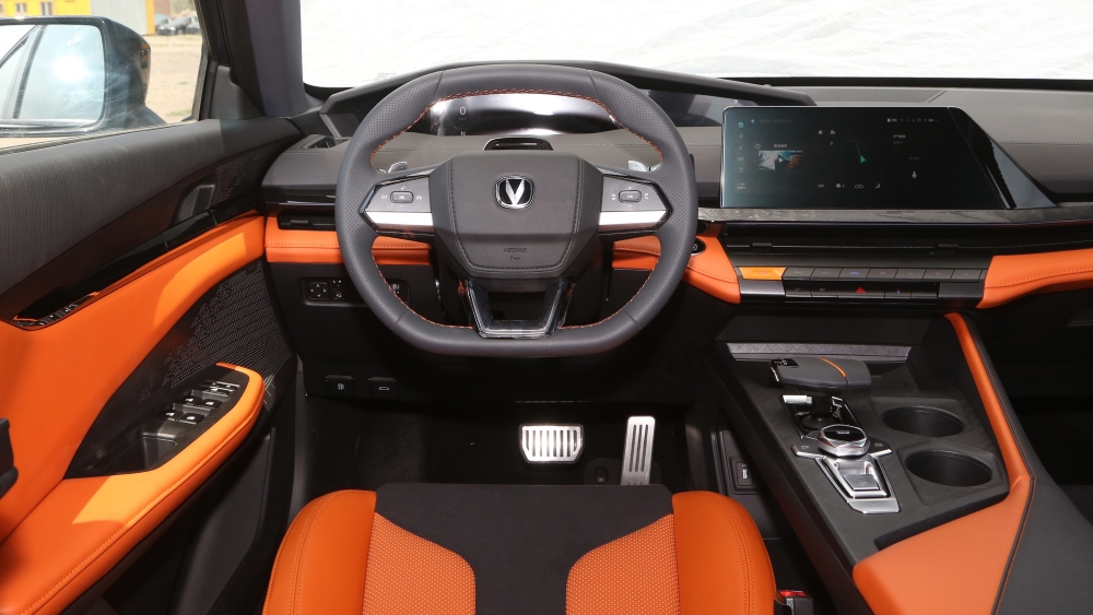 Уникальное предложение. Changan Uni-V получит «автомат» и полный привод в России