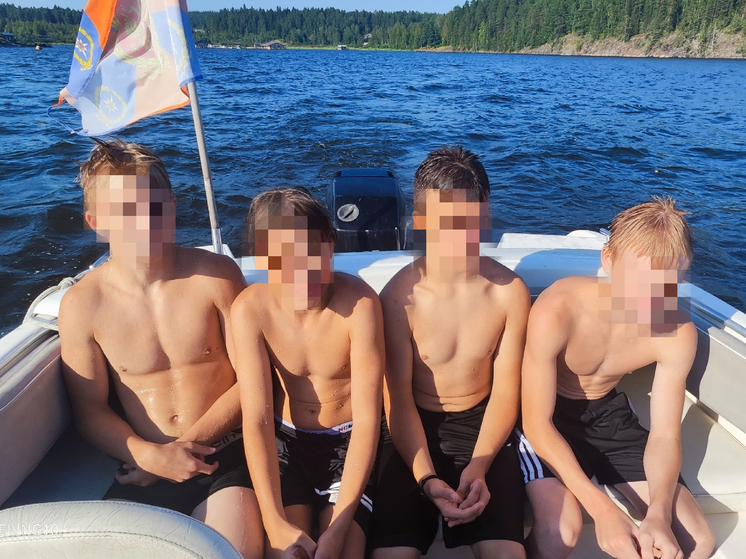 Тяжело преодолевали дистанцию: подростков достали из Ладожского озера в Карелии