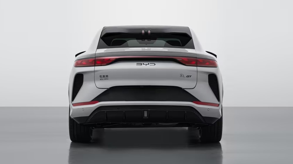  BYD готовит спортивный электрокроссовер на базе Song L. В чем отличия и как оснащается