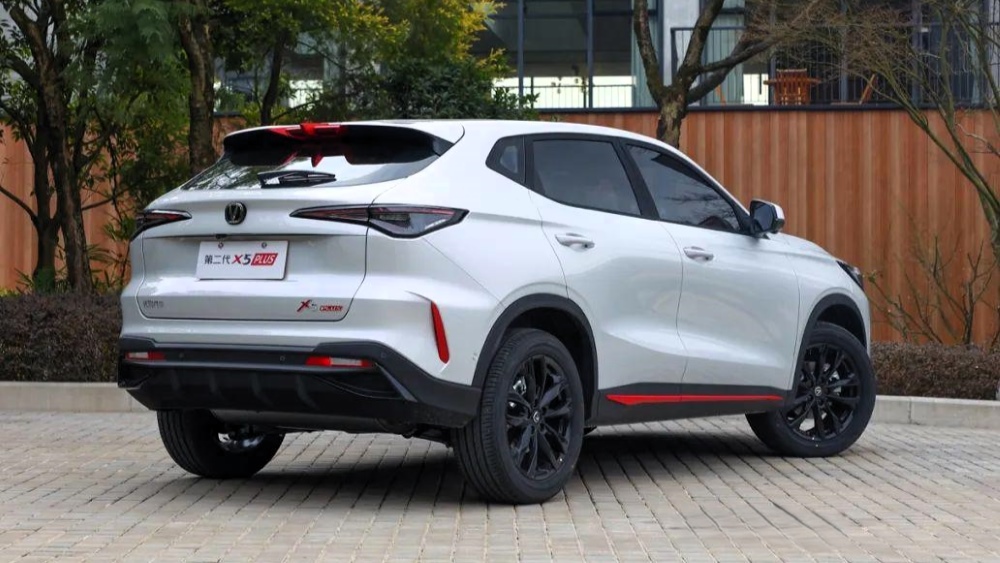  Changan анонсировал в России кроссовер X5 Plus. Он должен был стать новой Volga K30