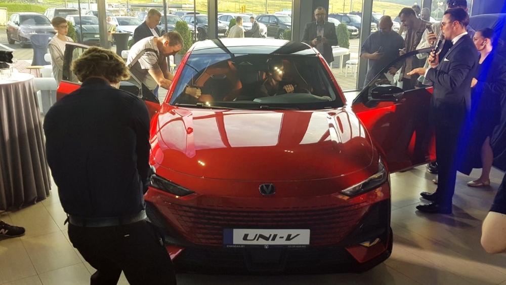 Changan начал продажи в Беларуси четырех моделей линейки Uni. Открыт первый автосалон