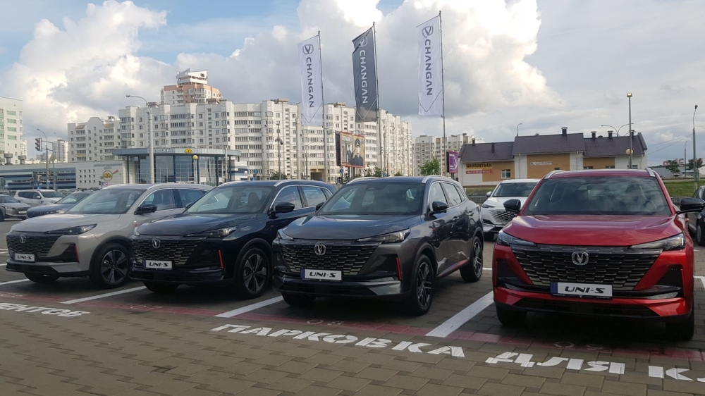  Changan начал продажи в Беларуси четырех моделей линейки Uni. Открыт первый автосалон