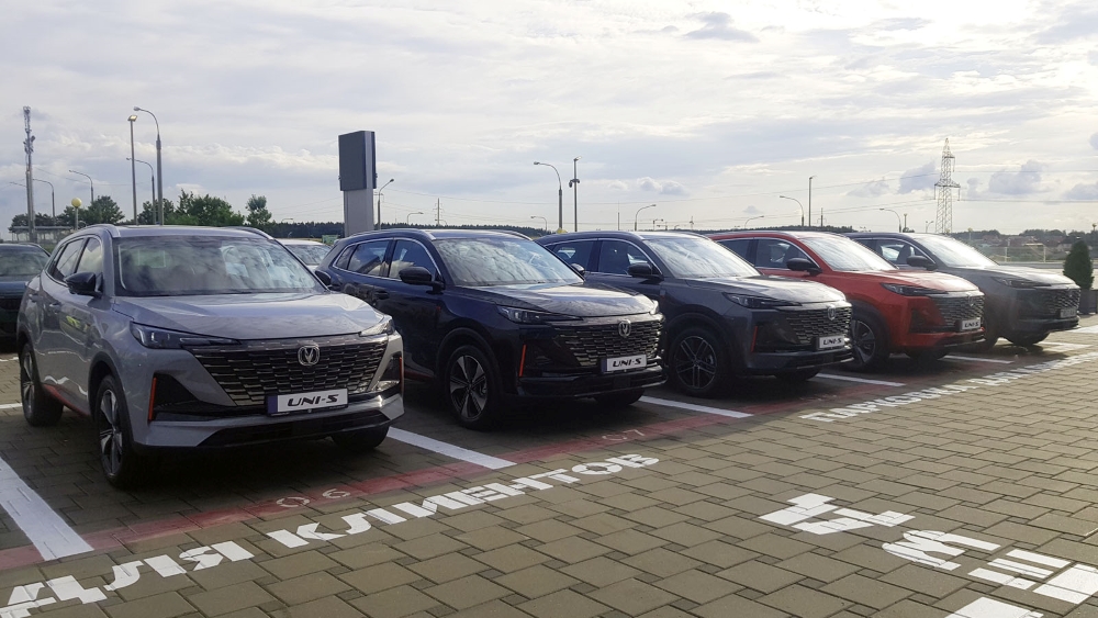 Changan начал продажи в Беларуси четырех моделей линейки Uni. Открыт первый автосалон