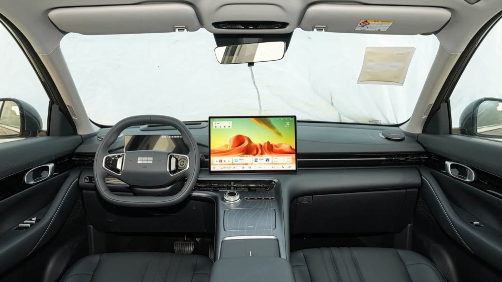 Электрокроссовер Geely EX5 с батареей-миллионником обновили в Китае. Что изменилось