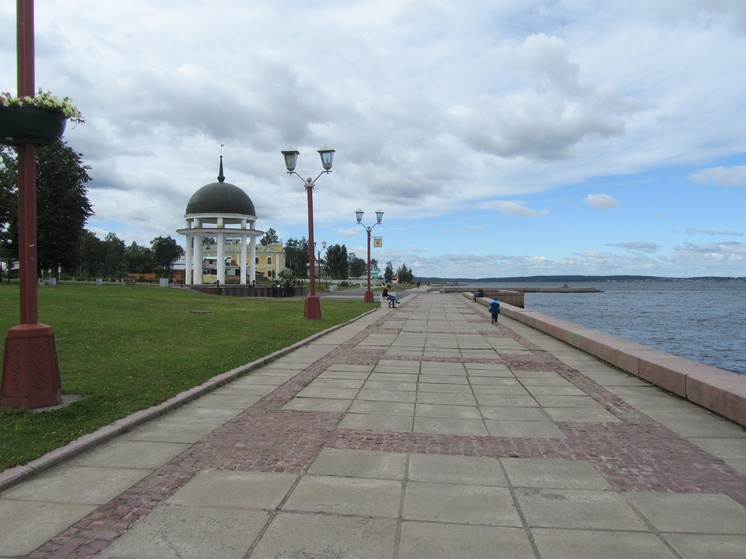 Набережная Петрозаводска продолжает разрушаться