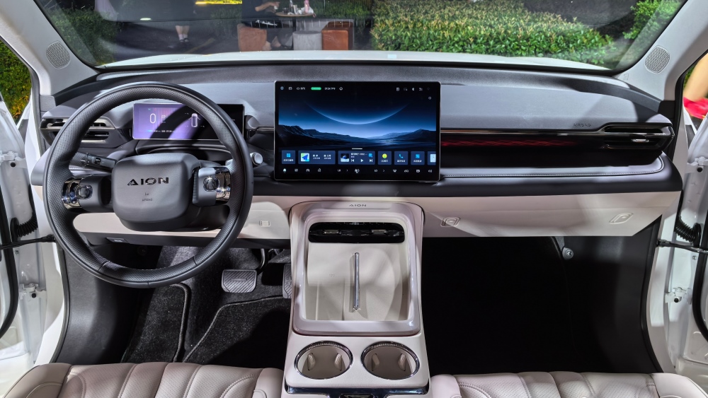 GAC привезет в Россию электромобили Aion и Hyptec. Что известно о новинках