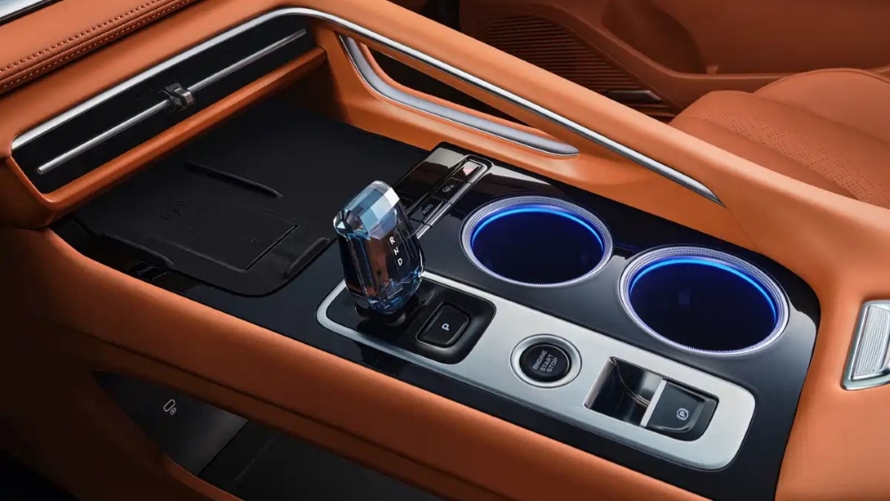  Geely Cityray получит новый дизайн. Кроссовер станет выглядеть проще