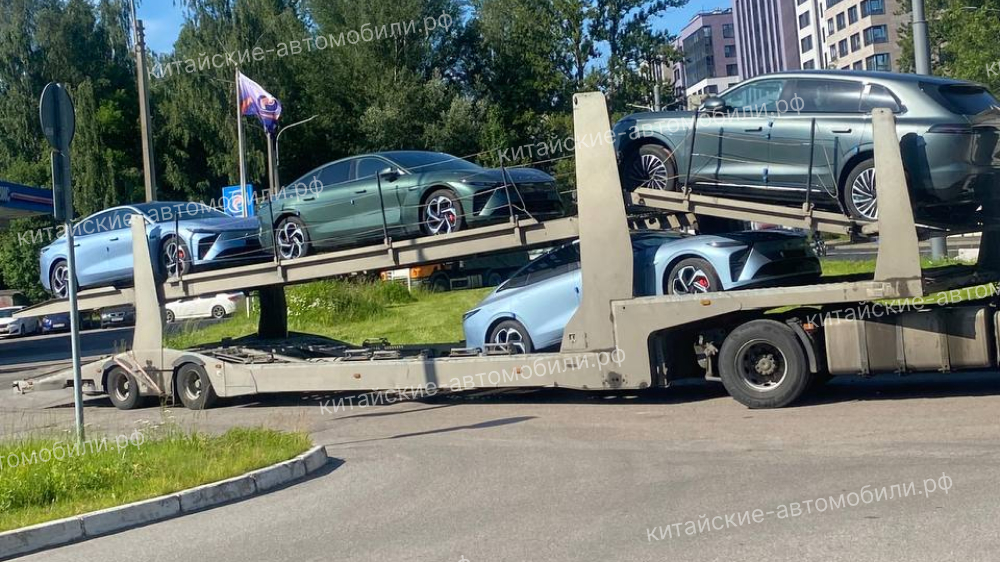  Гибридные седаны Exeed Exlantix ES начали поступать к дилерам в России. Что о них известно