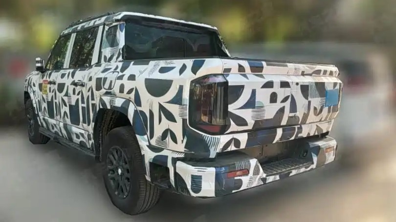 Jetour вывел на тесты флагманский пикап Zongheng F700. Он радикально отличается от концепта