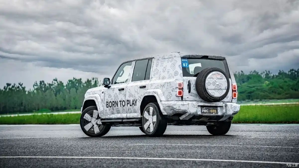 Кроссовер iCaur V27 раскрыли на «шпионских» снимках от Chery. Он появится в России