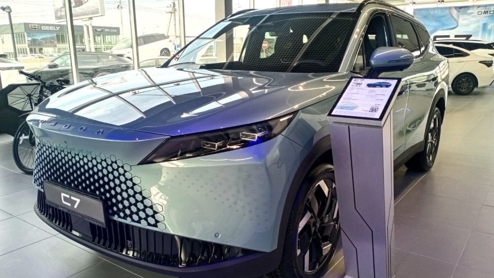 Любовь по размеру. Дилеры утверждают, что кроссовер Omoda C7 успешно стартовал в России