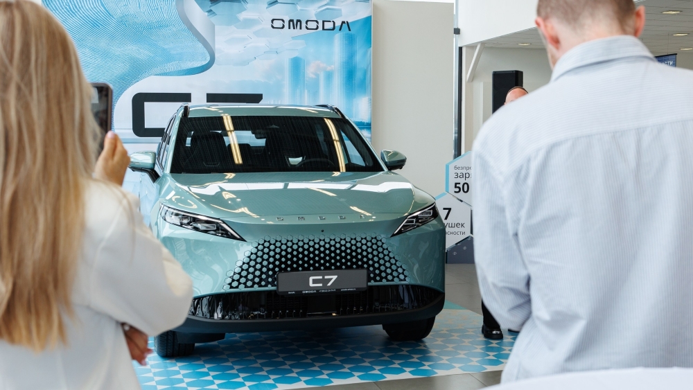  Любовь по размеру. Дилеры утверждают, что кроссовер Omoda C7 успешно стартовал в России