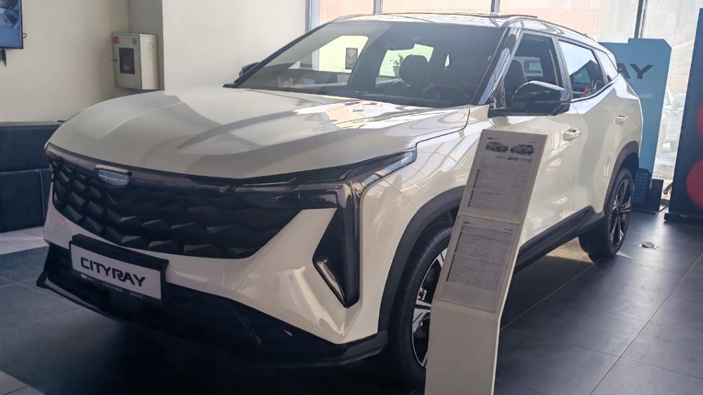 Обновленный кроссовер Geely Cityray появился у дилеров в Китае. Новые фото