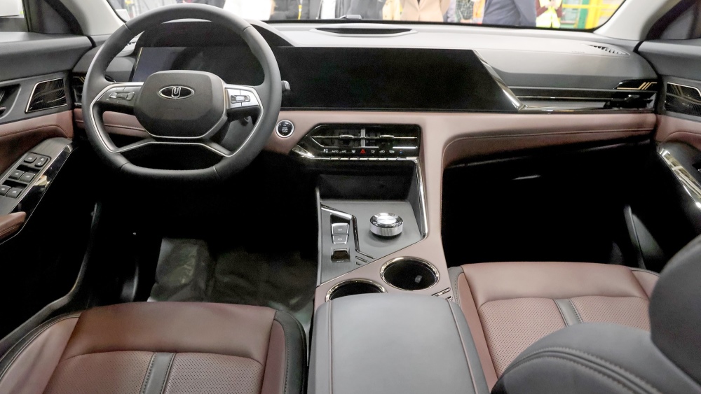 Старт продаж кроссовера «Москвич 8» на базе JAC объявили в России. Цены и комплектации