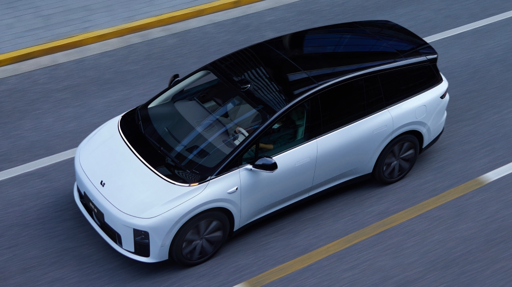  В Li Auto назвали цены на кроссовер i8. Первый электрокар марки внешне похож на минивэн Mega