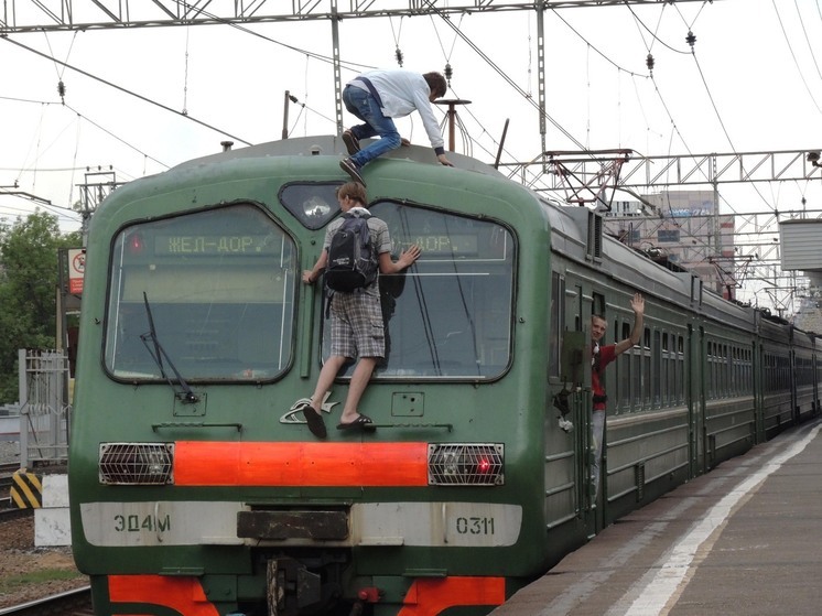 33-летнего зацепера, вовлекавшего подростков в опасное занятие, оштрафовали на 100 тысяч