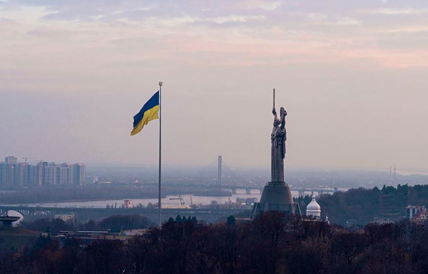 Украинцев с 14-ти лет будут готовить к конфликту с РФ: политолог