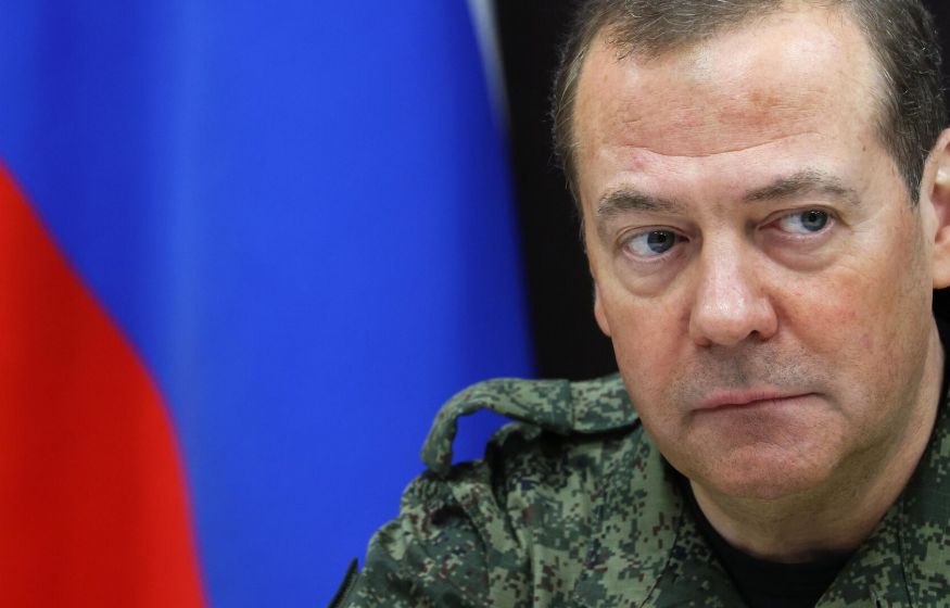 «Это просто ловушка. Шойгу многое спустят с рук, мне — нет. Буду крайним»: Медведев отказался от поста главы Совбеза?