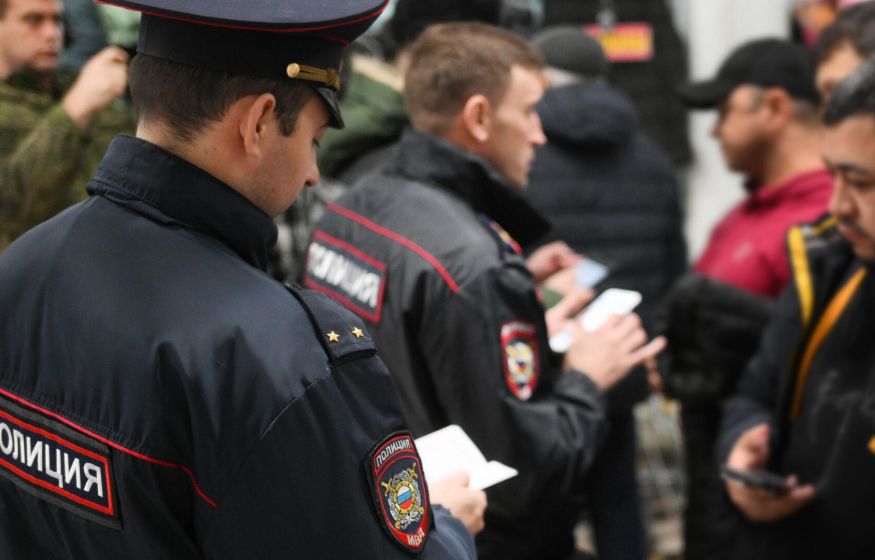 «Никаких отговорок. Не выполнил это — тебе нечего делать в России. Так мы вернем порядок на улицы»: Слуцкий о мигрантах