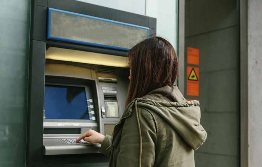 Смена устройства, способ вывода: с осени нельзя будет снять наличные в банкоматах в определенных случаях