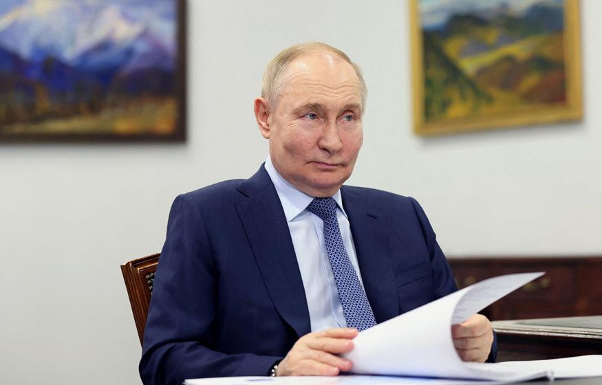 «Ненавидимый НАТО, любимый народами российский патриот»: в Германии Путин получил медаль