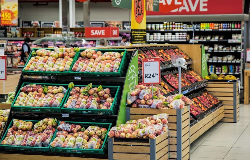 «В наших магазинах должны появиться социальные полки с бесплатными продуктами для нуждающихся»: инициативы Миронова