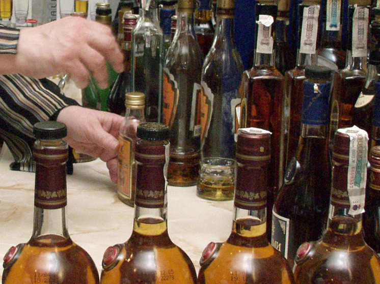Карельский доктор перечислила три характерных черты, по которым можно определить алкоголь сомнительного происхождения