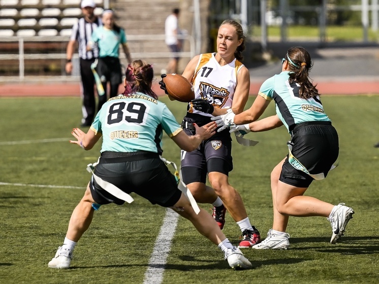 «Карельские Оружейники» взяли золотые медали на турнире по флаг-футболу в Санкт-Петербурге